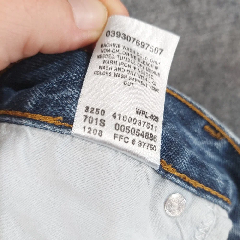 Vintage Levi's 505 Regular Fit Jeans Men 40x30 Blue Straight Leg Denim Pants Y2K